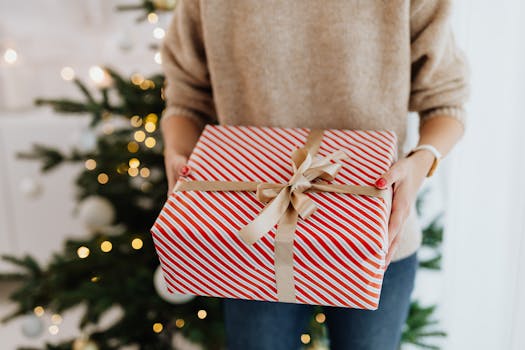 family gift wrapping session